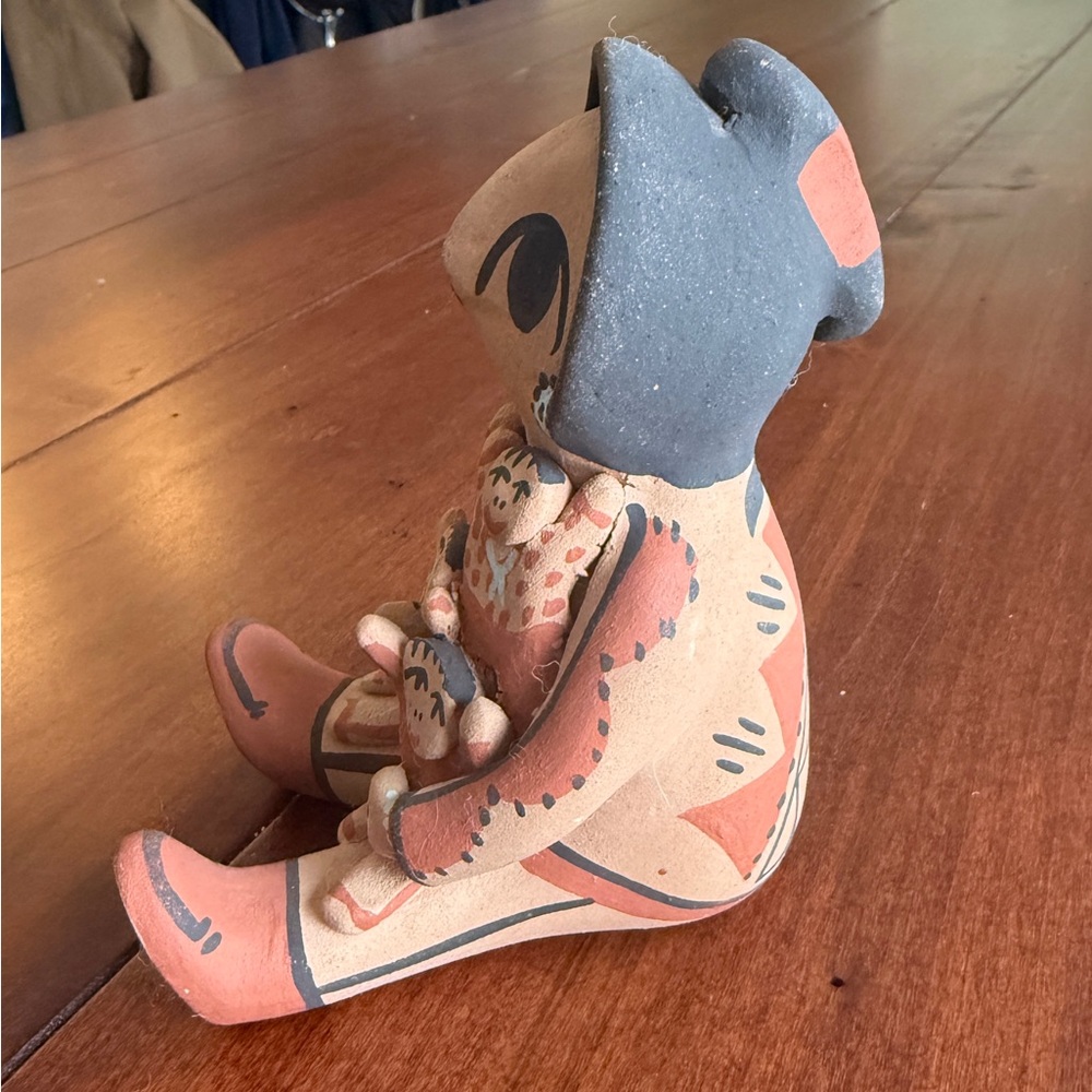 Native American “Story Teller” - Clay Figurine purchased on a Cherokee res. - Picture 4 of 5
